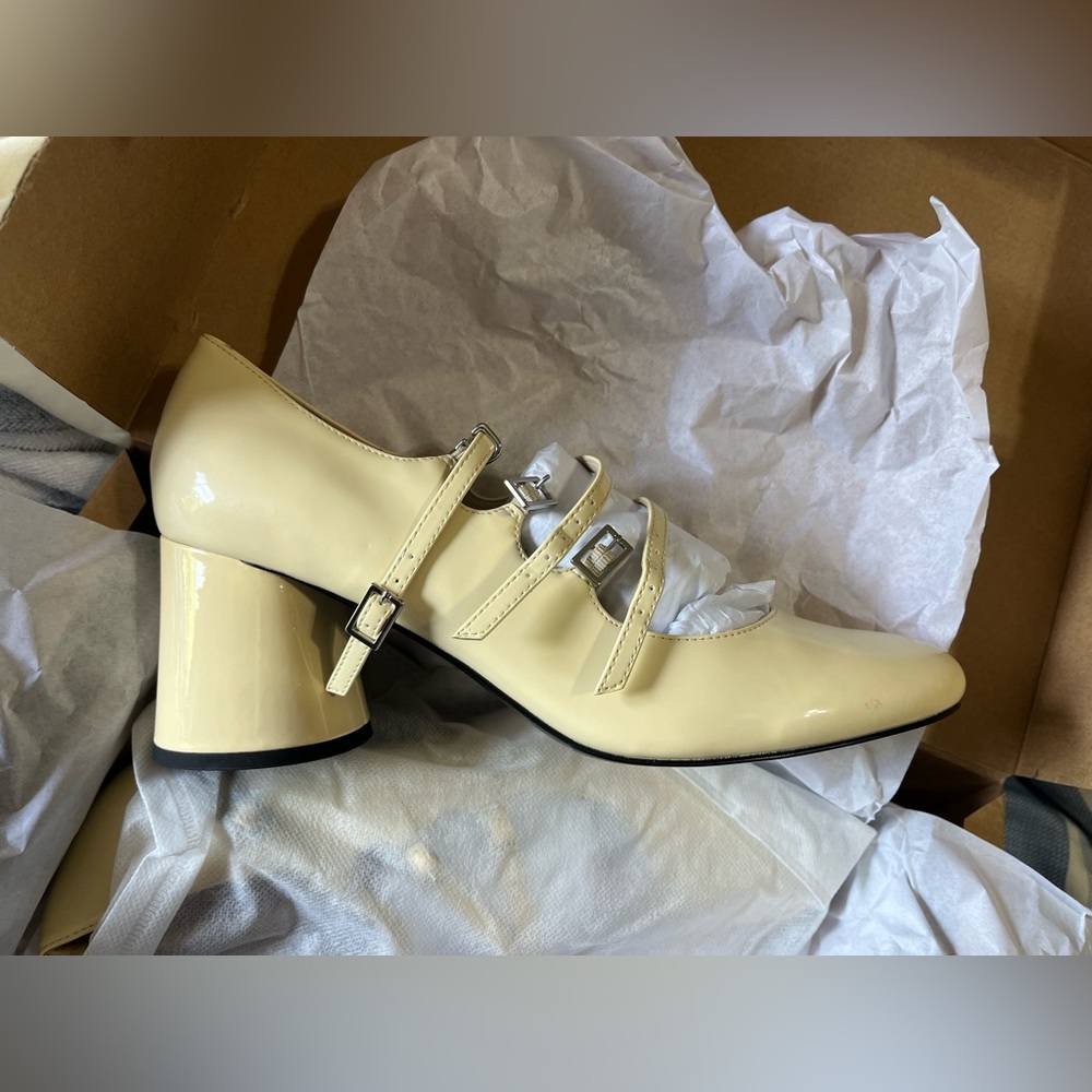 Charles & Keith Claudie Patent Buckle Mary Jane’s Yellow - Picture 6 of 9